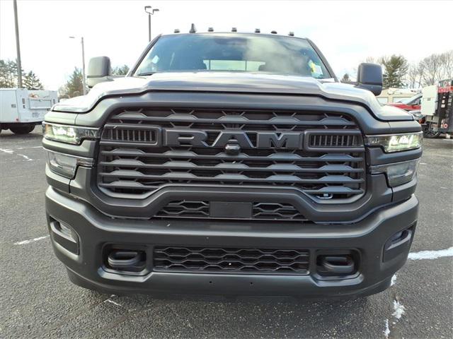 2026 RAM Ram 3500 RAM 3500 TRADESMAN CREW CAB 4X4 8 BOX