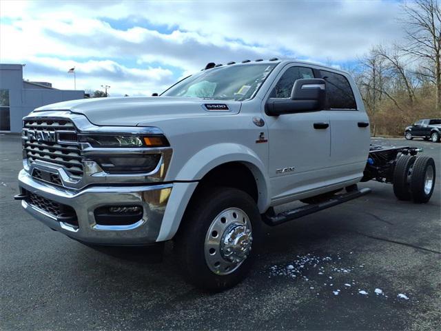 2026 RAM Ram 5500 Chassis Cab RAM 5500 BIG HORN CHASSIS CREW CAB 4X4 84 CA