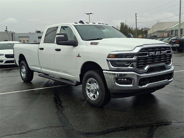 2026 RAM Ram 3500 RAM 3500 TRADESMAN CREW CAB 4X4 8 BOX
