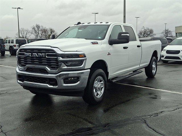 2026 RAM Ram 3500 RAM 3500 TRADESMAN CREW CAB 4X4 8 BOX