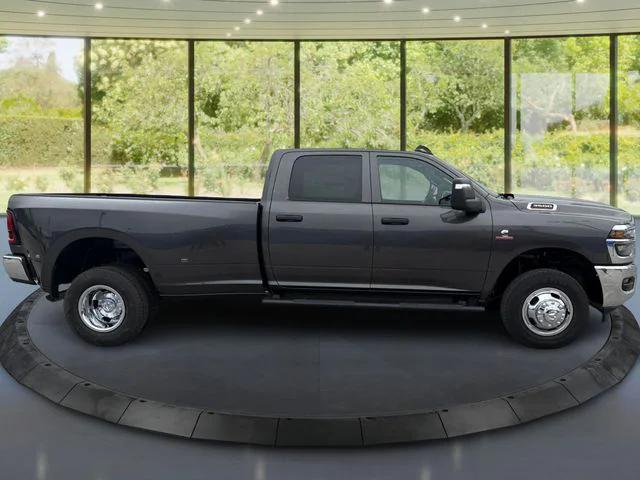 2026 RAM Ram 3500 RAM 3500 TRADESMAN CREW CAB 4X4 8 BOX