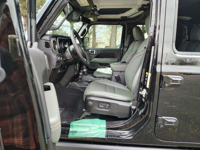 2026 Jeep Gladiator GLADIATOR MOJAVE X 4X4