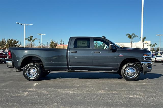 2026 RAM Ram 3500 RAM 3500 TRADESMAN CREW CAB 4X4 8 BOX