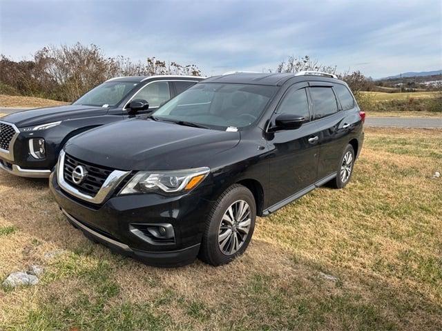2019 Nissan Pathfinder SV