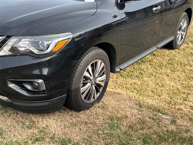 2019 Nissan Pathfinder SV