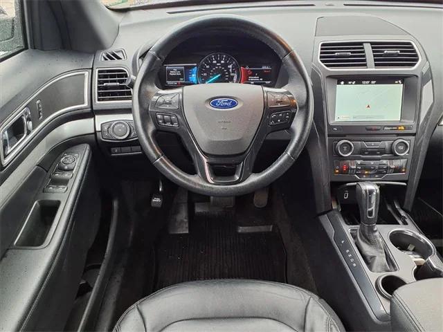 2017 Ford Explorer XLT 2017 Ford Explorer XLT