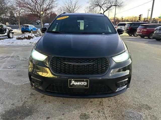 2023 Chrysler Pacifica Limited AWD