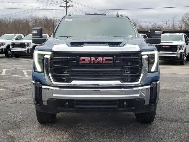 2026 GMC Sierra 2500HD Crew Cab, Standard Bed, Pro, 4WD