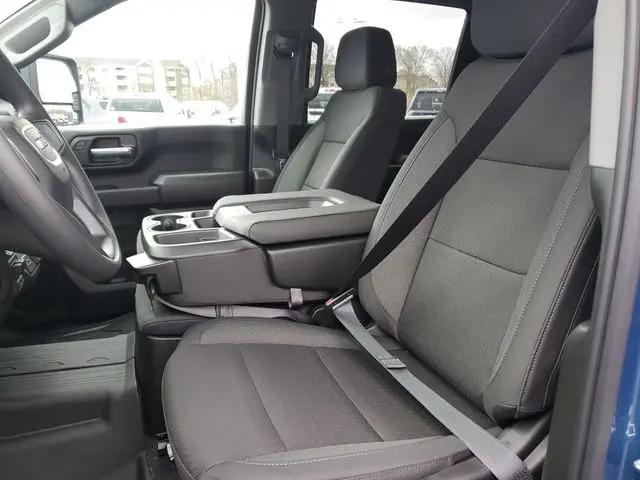 2026 GMC Sierra 2500HD Crew Cab, Standard Bed, Pro, 4WD