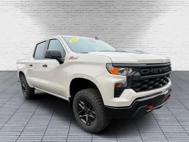 2026 Chevrolet Silverado 1500 4WD Crew Cab Short Bed Custom Trail Boss