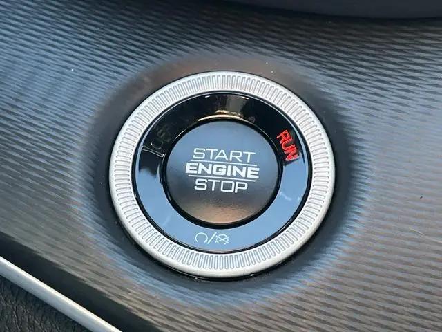 2025 Jeep Grand Cherokee L Laredo X 4x4