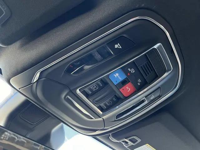 2025 Jeep Grand Cherokee L Laredo X 4x4