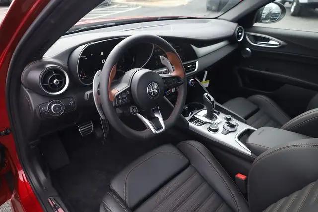 2025 Alfa Romeo Giulia Intensa AWD