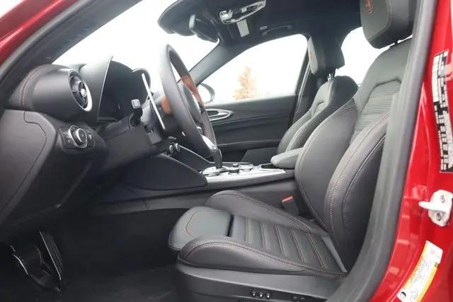 2025 Alfa Romeo Giulia Intensa AWD