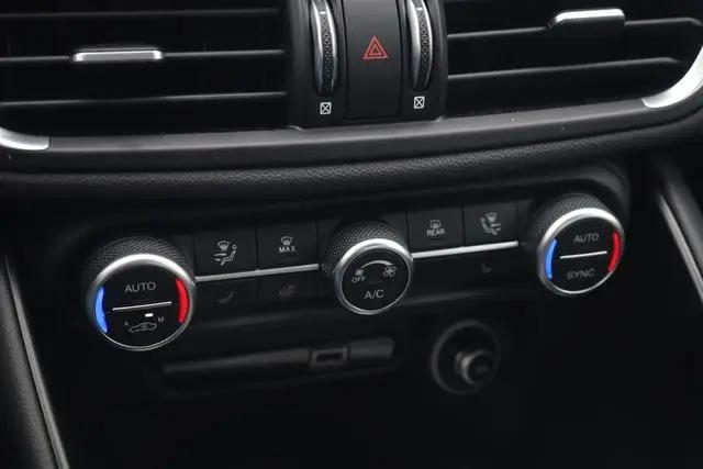 2025 Alfa Romeo Giulia Intensa AWD