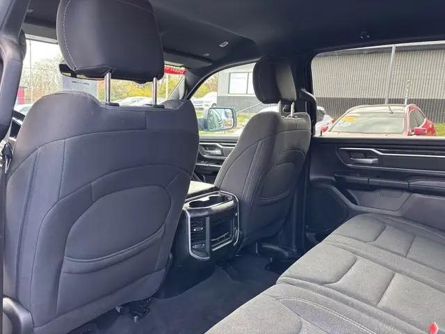 2020 Ram 1500 Big Horn Crew Cab 4x4 5'7" Box