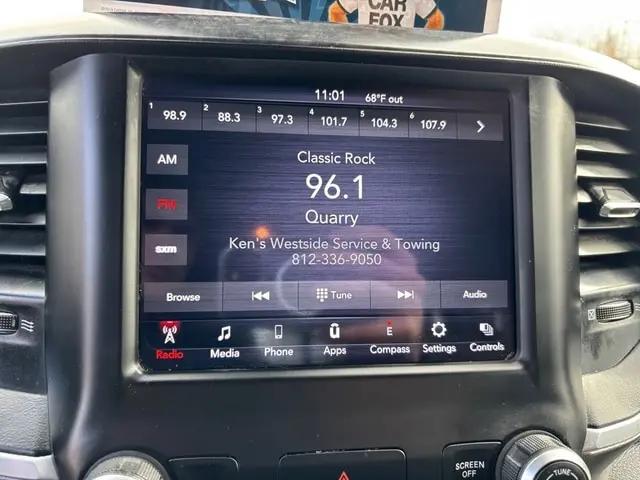 2020 Ram 1500 Big Horn Crew Cab 4x4 5'7" Box