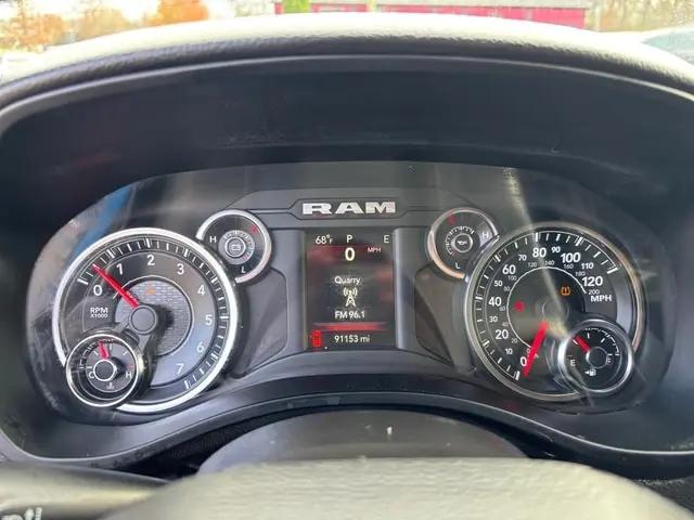2020 Ram 1500 Big Horn Crew Cab 4x4 5'7" Box