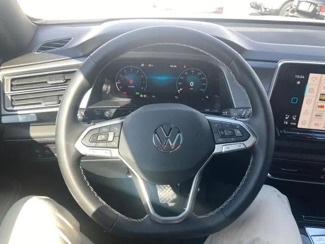 2026 Volkswagen Atlas Cross Sport SE with Technology
