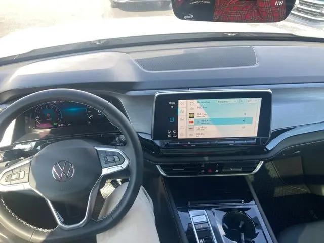 2026 Volkswagen Atlas Cross Sport SE with Technology