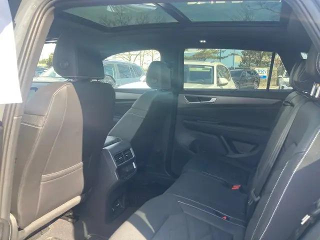 2026 Volkswagen Atlas Cross Sport SE with Technology
