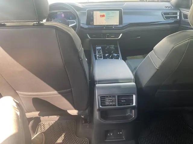 2026 Volkswagen Atlas Cross Sport SE with Technology