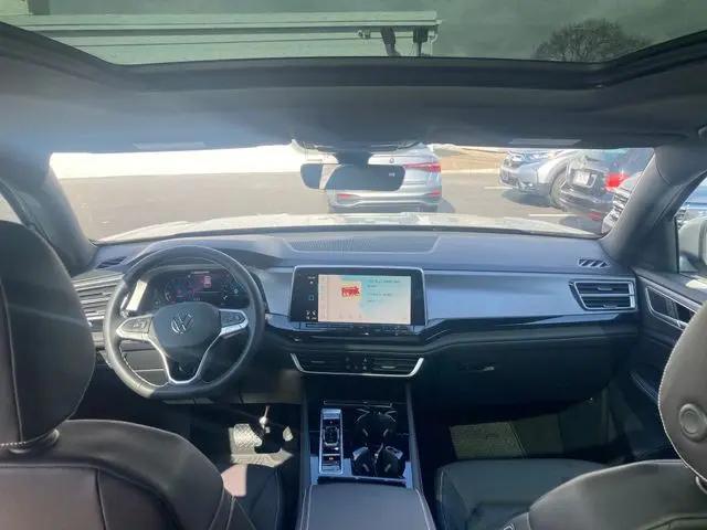 2026 Volkswagen Atlas Cross Sport SE with Technology