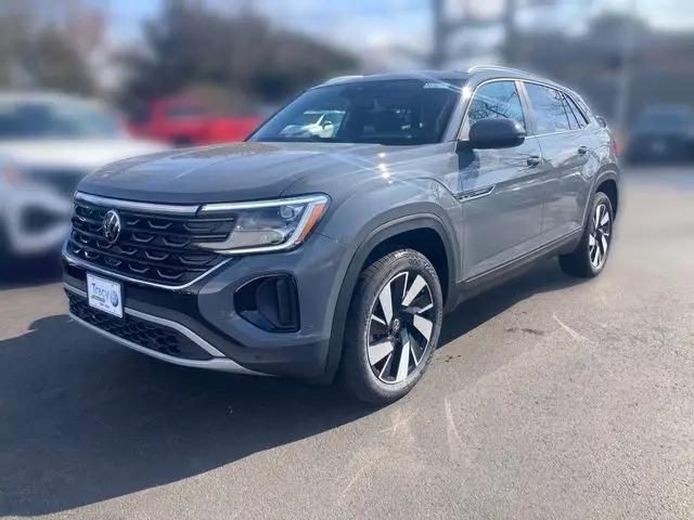 2026 Volkswagen Atlas Cross Sport SE with Technology