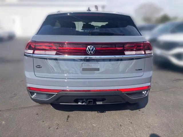 2026 Volkswagen Atlas Cross Sport SE with Technology