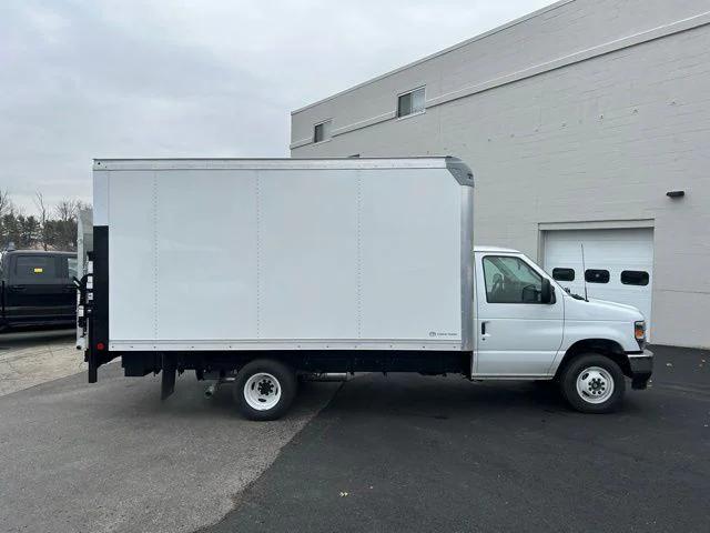 2026 Ford E-450 Cutaway Base