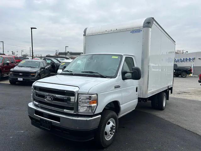 2026 Ford E-450 Cutaway Base