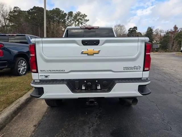 2026 Chevrolet Silverado 2500HD Crew Cab, Standard Bed, High Country, 4WD