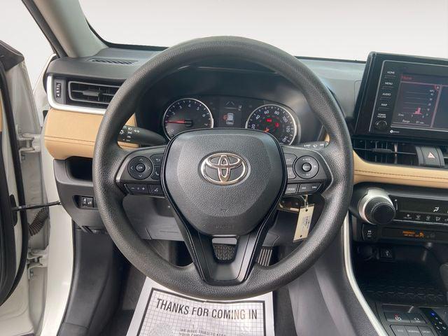 2022 Toyota RAV4 LE 2022 Toyota RAV4 LE