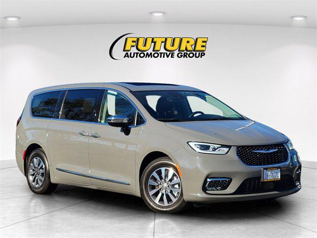2023 Chrysler Pacifica Hybrid Limited