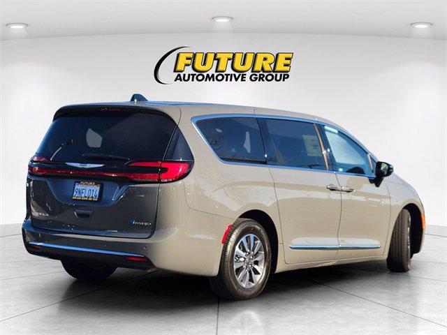 2023 Chrysler Pacifica Hybrid Limited