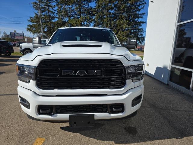 2023 RAM 3500 Limited Crew Cab 4x4 8 Box 2023 RAM 3500 Limited Crew Cab 4x4 8 Box