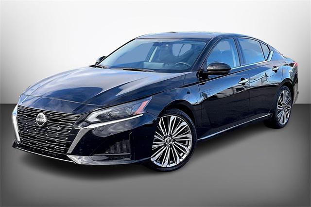 2023 Nissan Altima SL FWD