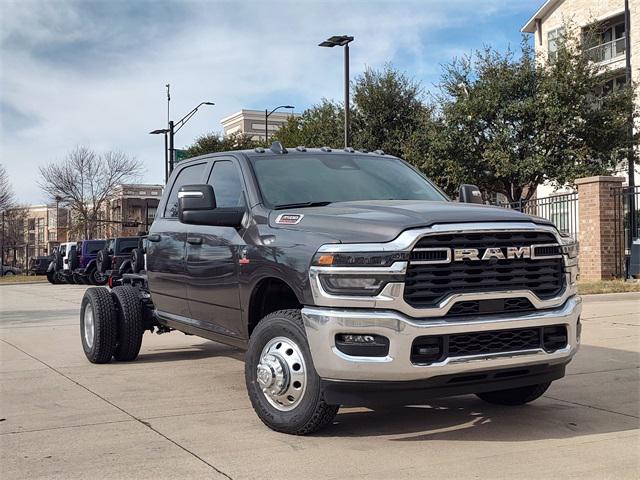2025 RAM Ram 3500 Chassis Cab RAM 3500 TRADESMAN CREW CAB CHASSIS 4X4 60 CA