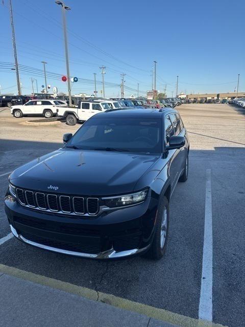 2023 Jeep Grand Cherokee L Laredo 4x2