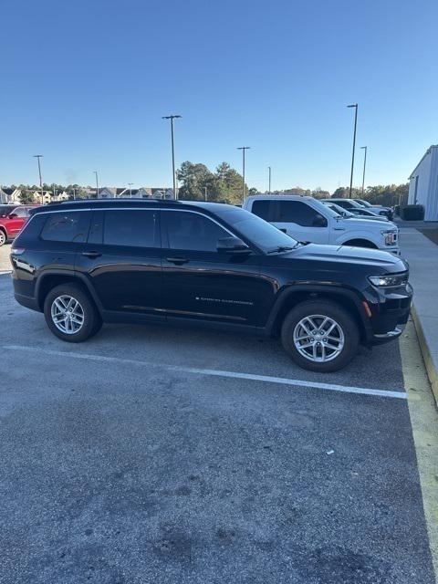 2023 Jeep Grand Cherokee L Laredo 4x2