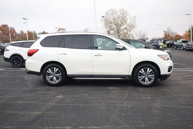 2020 Nissan Pathfinder SL 2WD 2020 Nissan Pathfinder SL 2WD