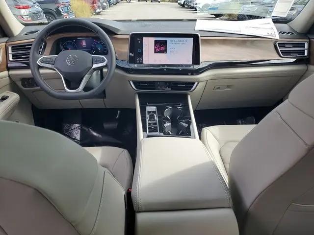 2026 Volkswagen Atlas SE with Technology