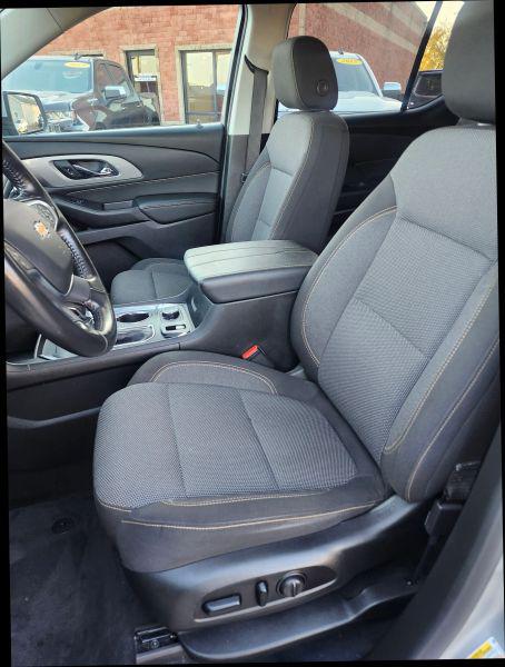 2021 Chevrolet Traverse AWD LT Cloth