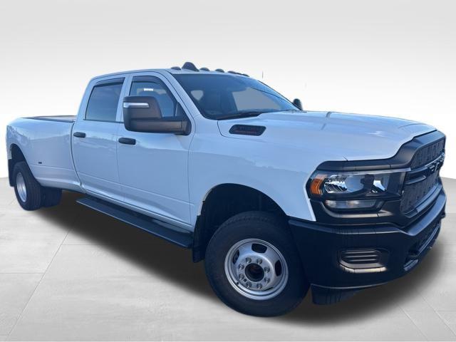 2024 RAM 3500 Tradesman Crew Cab 4x4 8 Box