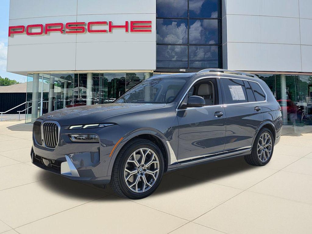 2024 BMW X7 40i's photo