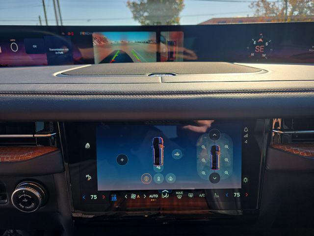 2025 Lincoln Navigator Black Label