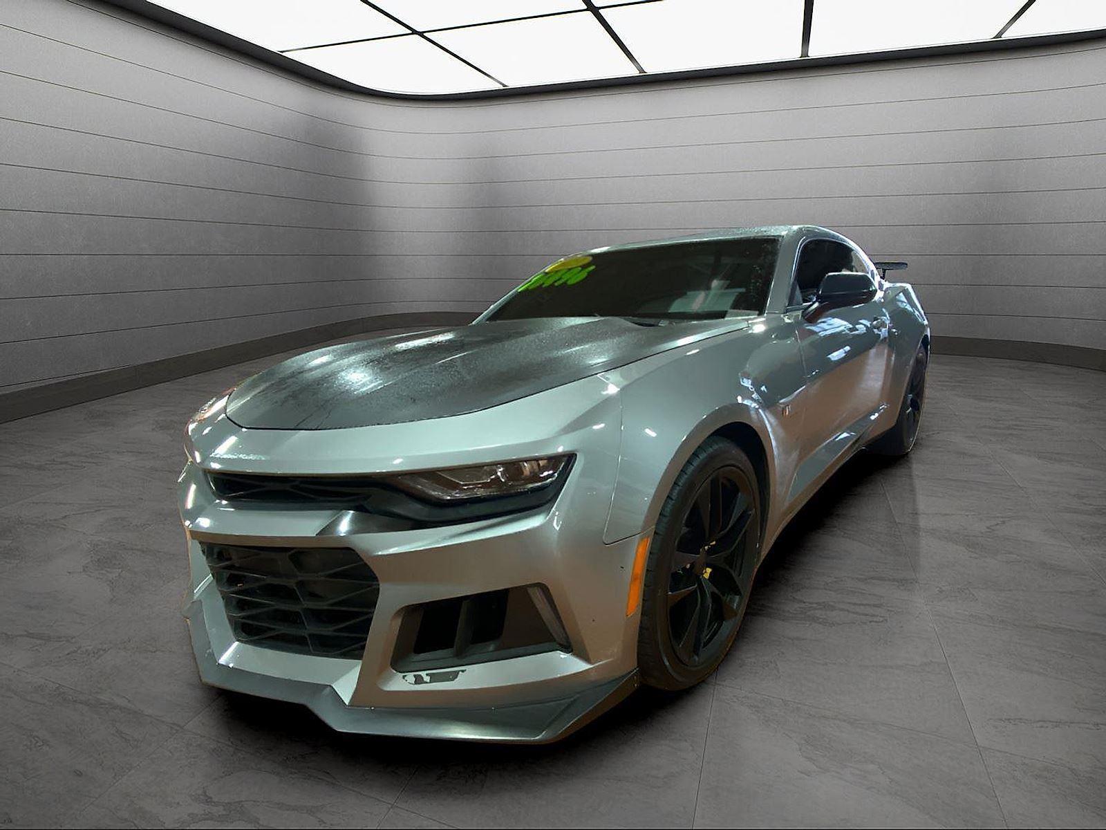 Sharkskin Metallic 2023 Chevrolet Camaro 2LT Coupe RWD Coupe Rear-Wheel Drive Manual