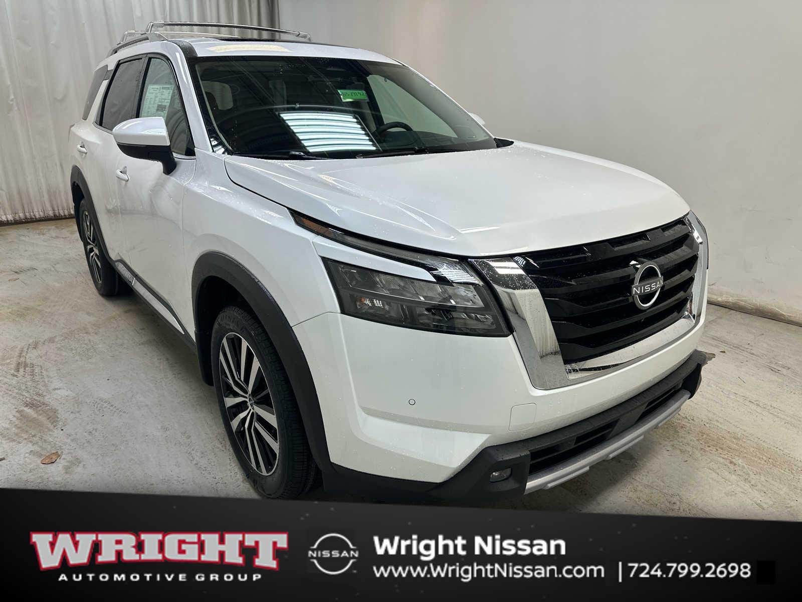 2025 Nissan Pathfinder Platinum's photo