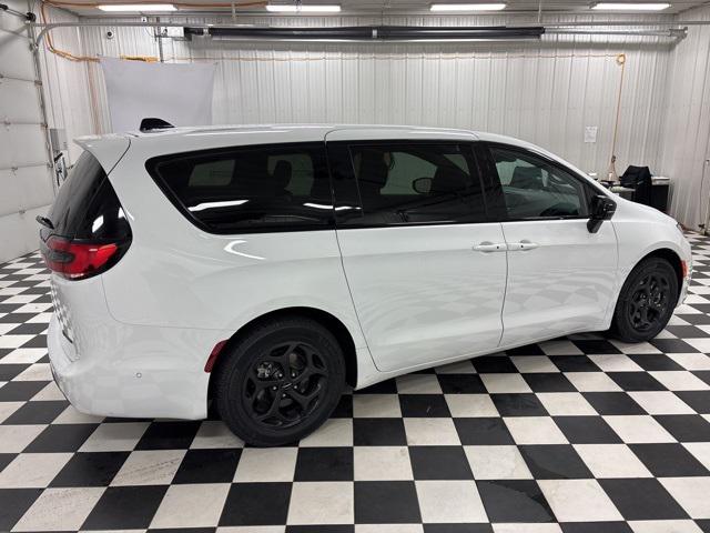 2024 Chrysler Pacifica Hybrid S Appearance Pkg 2024 Chrysler Pacifica Hybrid S Appearance Pkg