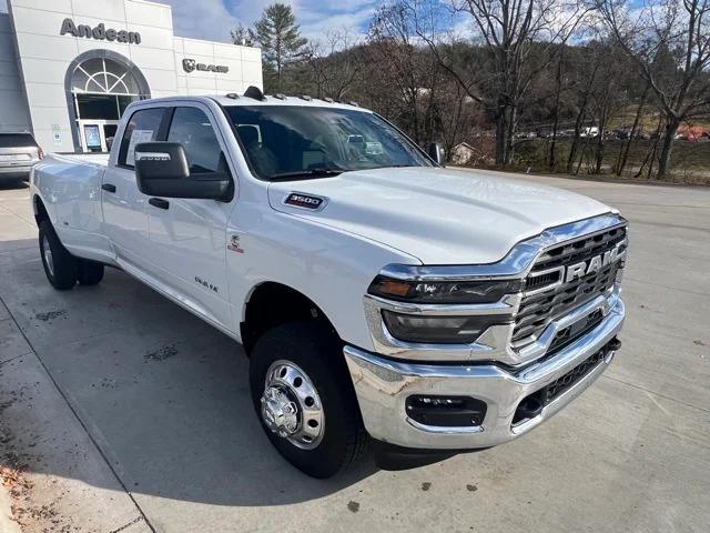 2025 RAM 3500 Big Horn Crew Cab 4x4 8 Box